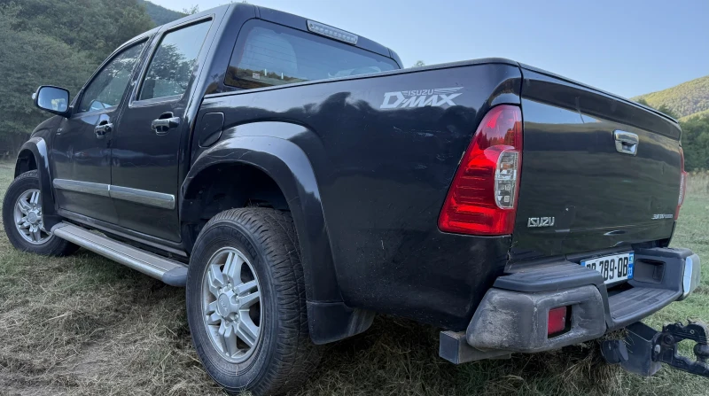 Isuzu D-max 3.0TDI, снимка 4 - Автомобили и джипове - 51359425