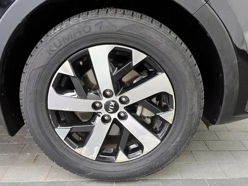 Kia Sorento, снимка 5 - Автомобили и джипове - 56737327