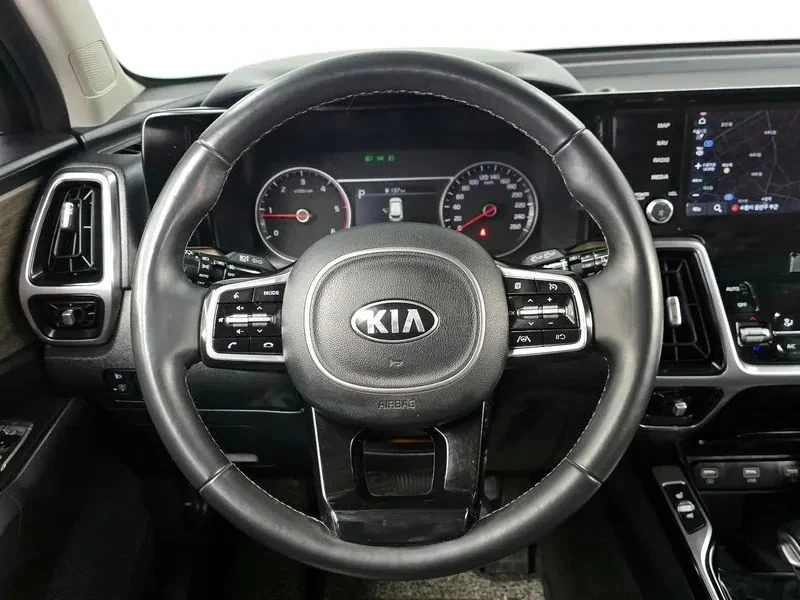 Kia Sorento, снимка 13 - Автомобили и джипове - 56737327