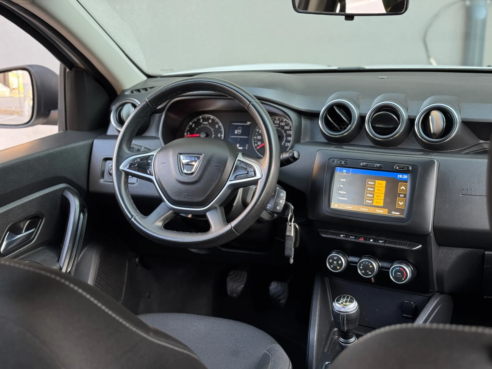 Dacia Duster 1.6 ГАЗ-БЕНЗИН// ВЪРНАТ ОТ ЛИЗИНГ - изображение 7