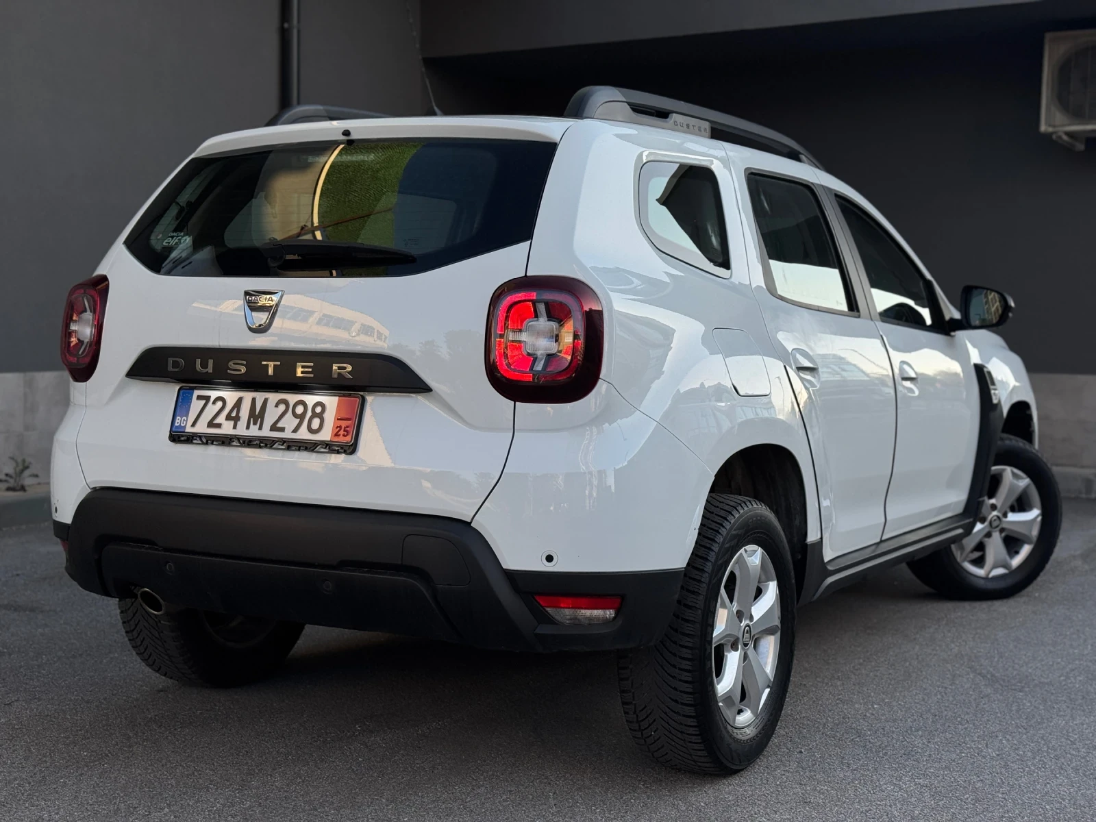 Dacia Duster 1.6 ГАЗ-БЕНЗИН// ВЪРНАТ ОТ ЛИЗИНГ - изображение 3