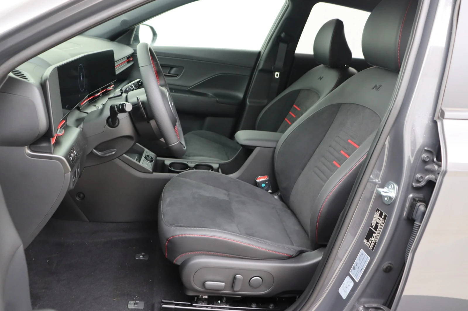 Hyundai Kona 65 kWh N Line - 204к.с, снимка 10 - Автомобили и джипове - 54786155
