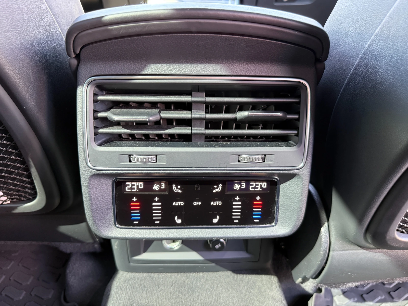 Audi SQ7 Фолио 6+ 1 Панорама B&O, снимка 10 - Автомобили и джипове - 55937790