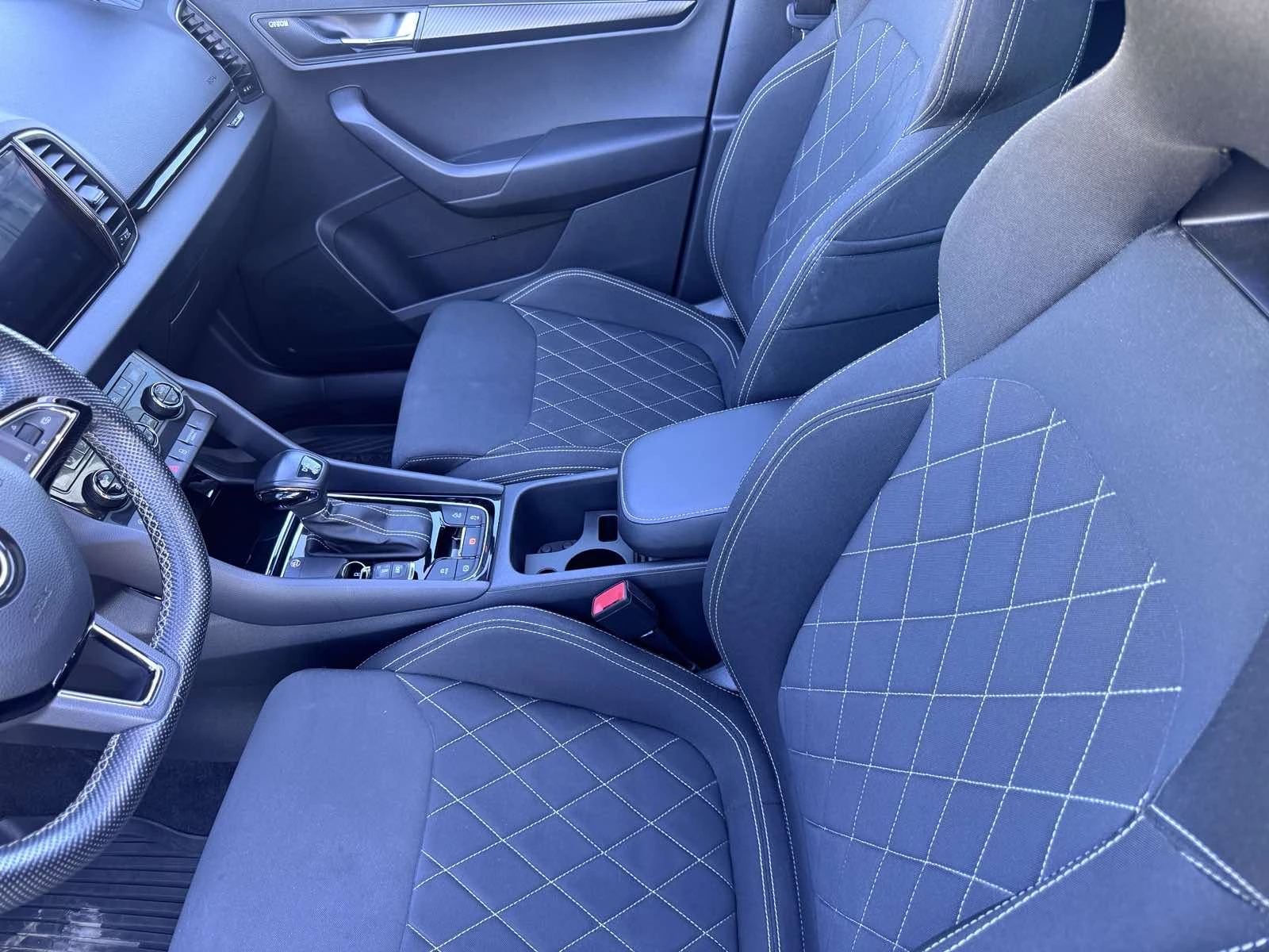 Skoda Karoq 2.0 TDI 4x4, снимка 7 - Автомобили и джипове - 56114761