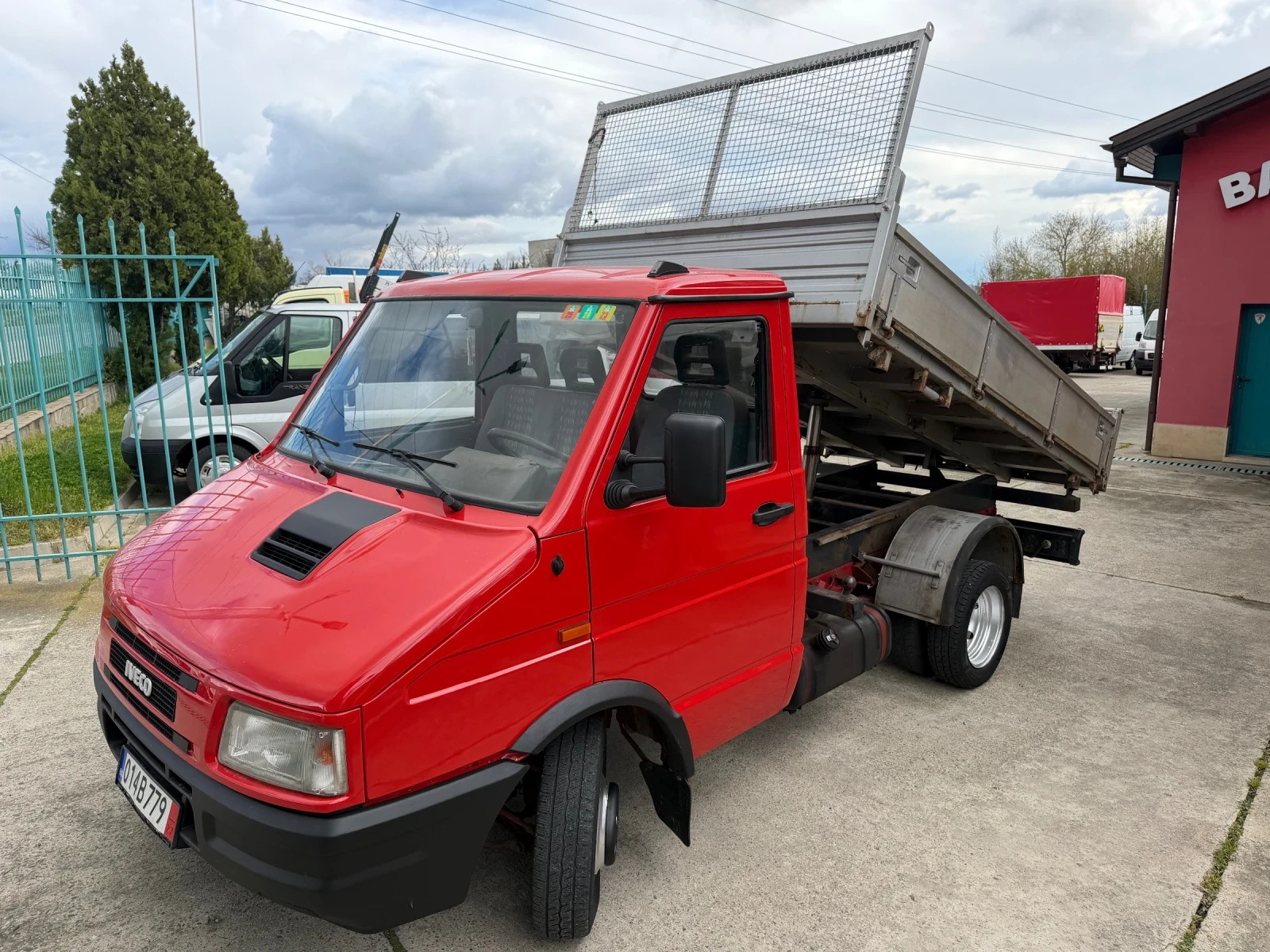 Iveco Daily 2.8 TurboDaily* 35.10* Тристранен самосвал* 3.10 м, снимка 3 - Бусове и автобуси - 54080827