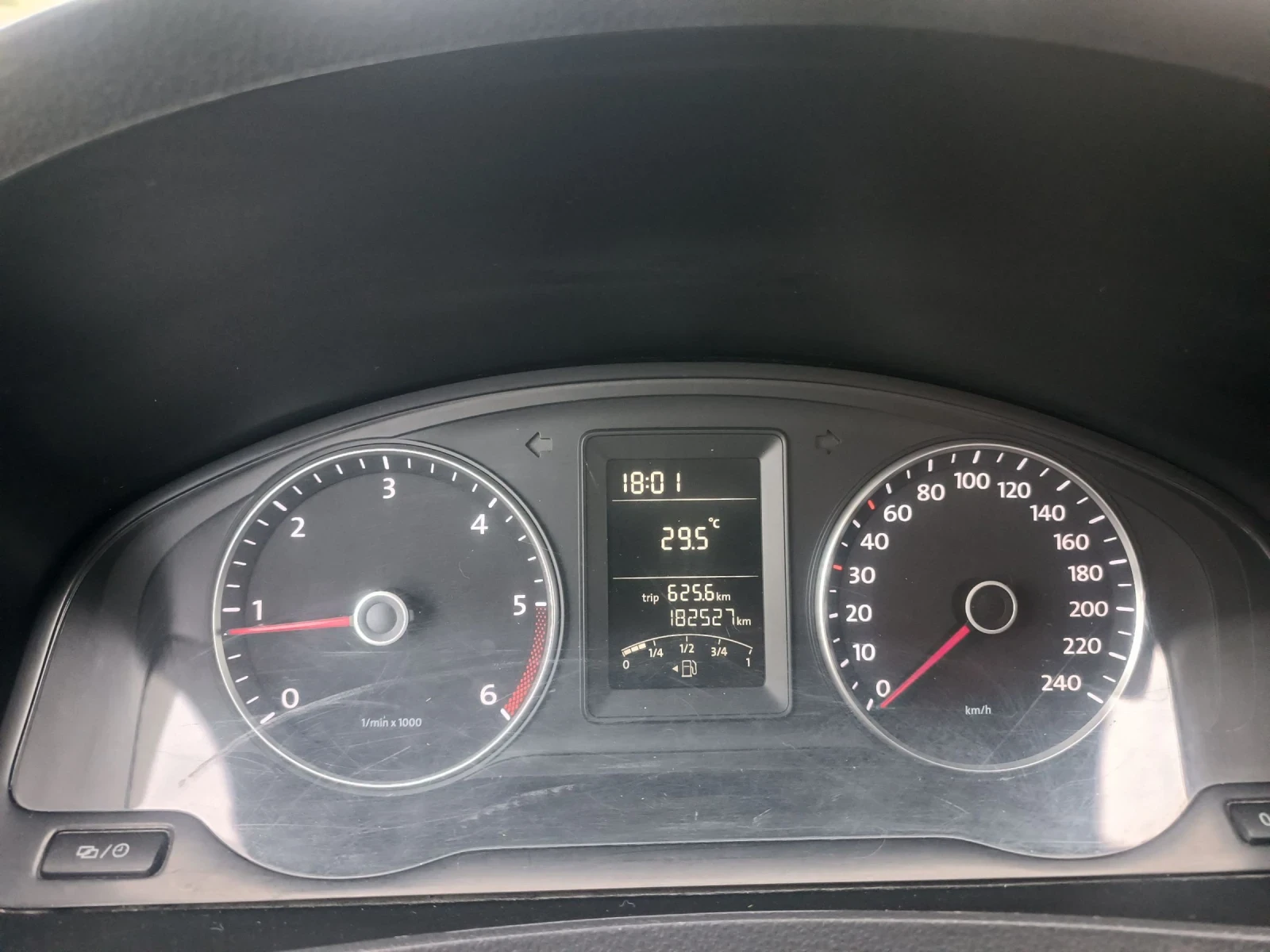 VW T5 2.0TDI 9МЕСТЕН НОВ ВНОС , снимка 15 - Бусове и автобуси - 55218477