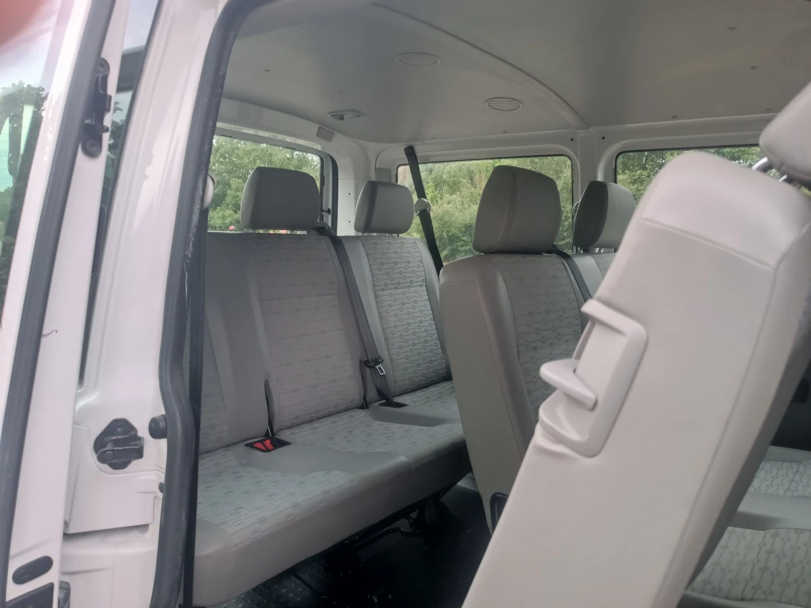 VW T5 2.0TDI 9МЕСТЕН НОВ ВНОС , снимка 12 - Бусове и автобуси - 55218477