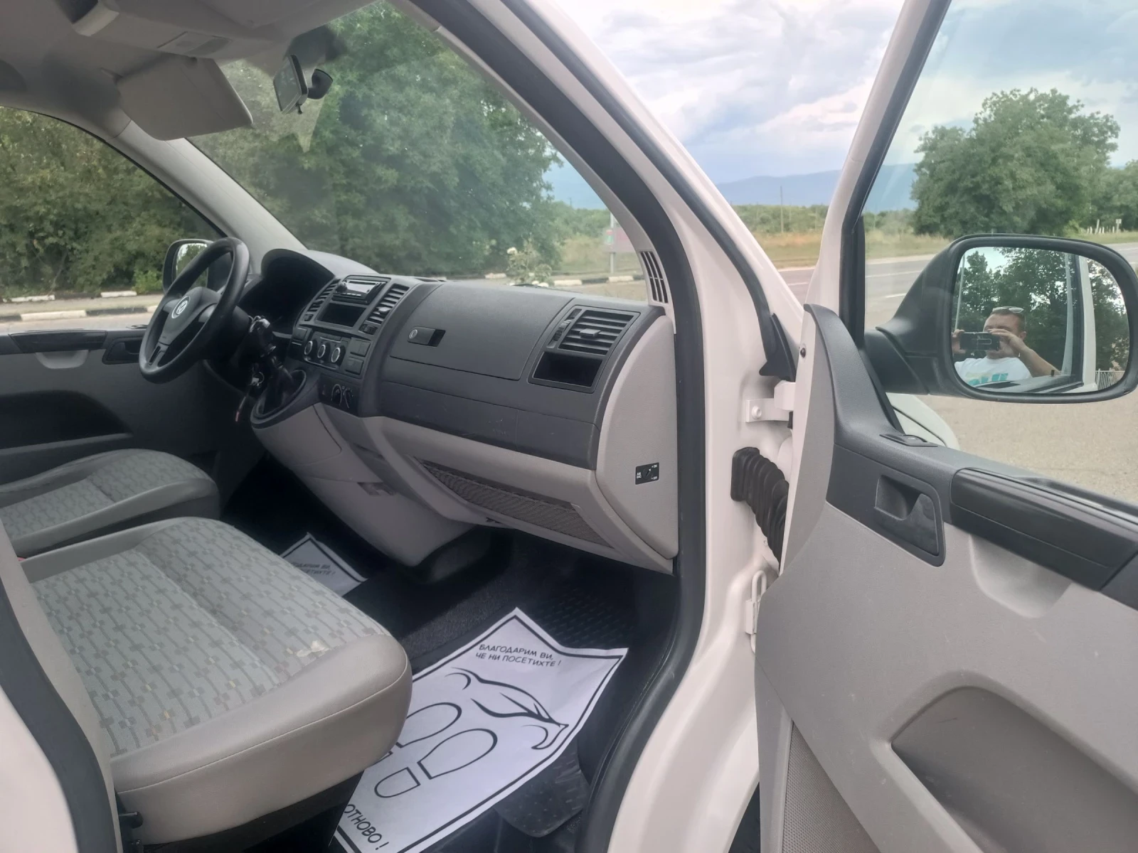 VW T5 2.0TDI 9МЕСТЕН НОВ ВНОС , снимка 10 - Бусове и автобуси - 55218477
