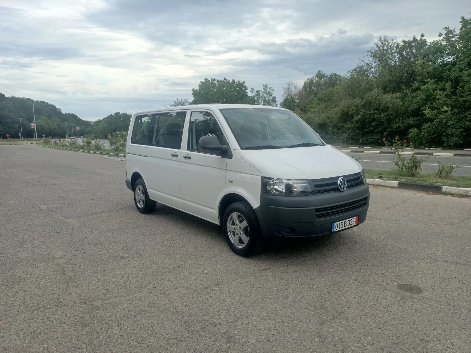 VW T5 2.0TDI 9МЕСТЕН НОВ ВНОС , снимка 3 - Бусове и автобуси - 55218477