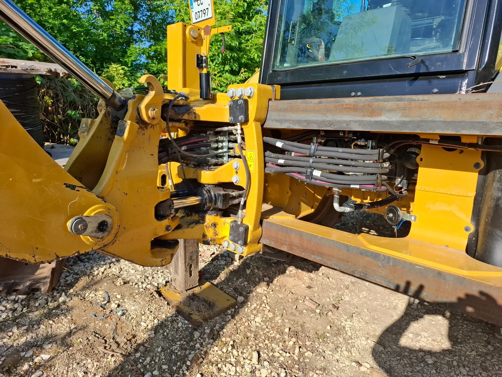 Челен товарач Caterpillar 428 - изображение 3
