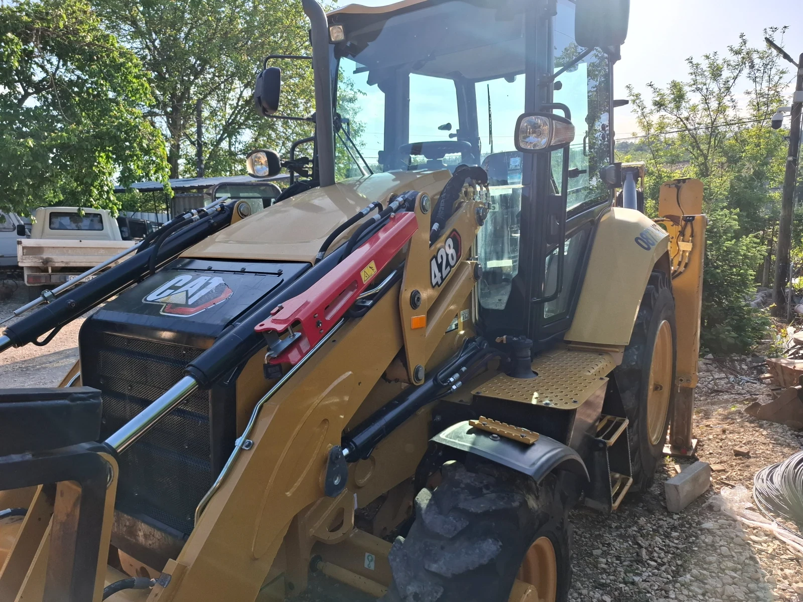 Челен товарач Caterpillar 428 - изображение 4