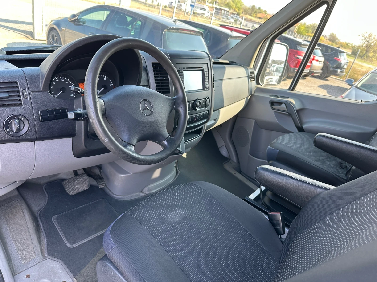 Кемпер Mercedes-Benz 319* КЕМПЕР* 190к.с* АВТОМАТИК* КЛИМАТРОНИК - изображение 8