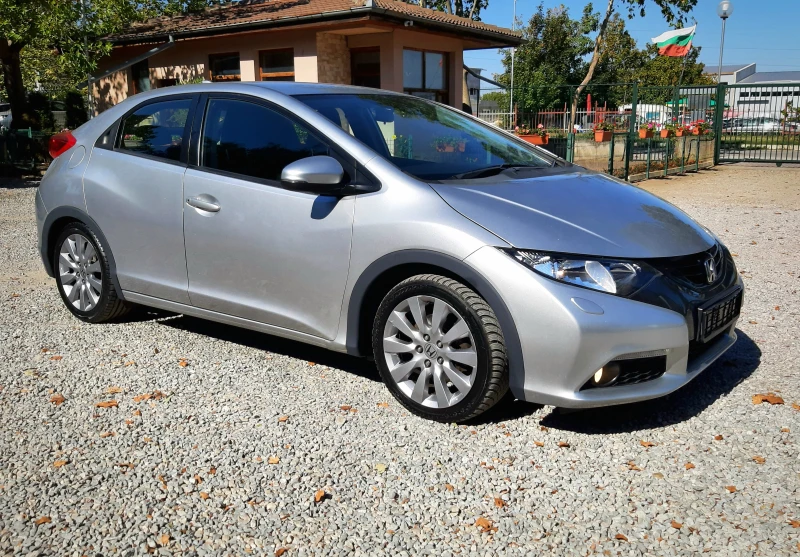 Honda Civic 1.6 i-DTEC 6ск. КАТО НОВА !!!, снимка 3 - Автомобили и джипове - 47414568