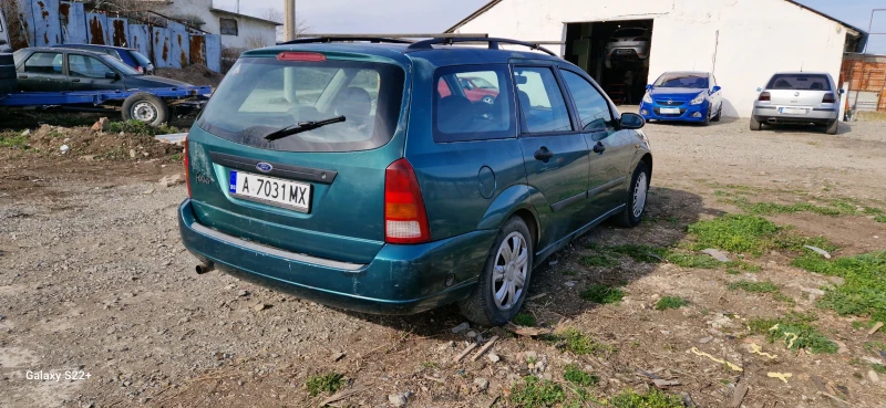 Ford Focus 1.6i 16v, снимка 4 - Автомобили и джипове - 49452633