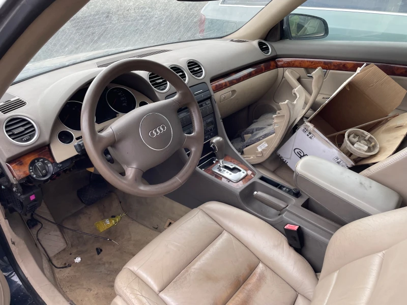 Audi A4 2.4 автомат кабрио , снимка 4 - Автомобили и джипове - 49728750