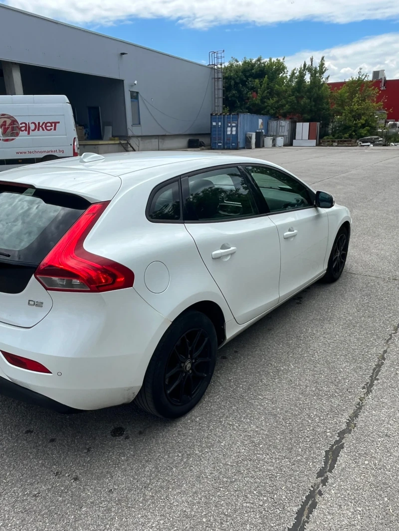 Volvo V40 1.6 D2, снимка 5 - Автомобили и джипове - 53005123