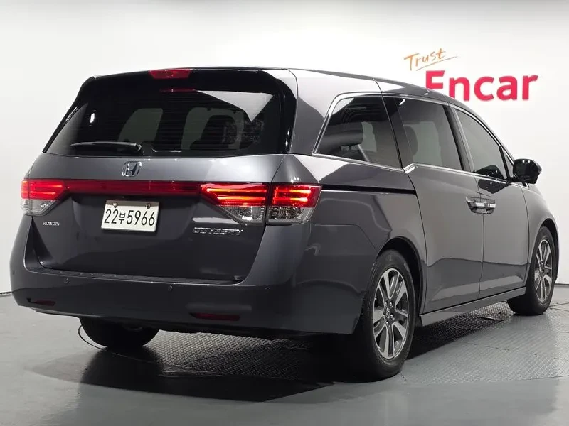 Honda Odyssey 3.5 Бензин, снимка 2 - Автомобили и джипове - 55492352