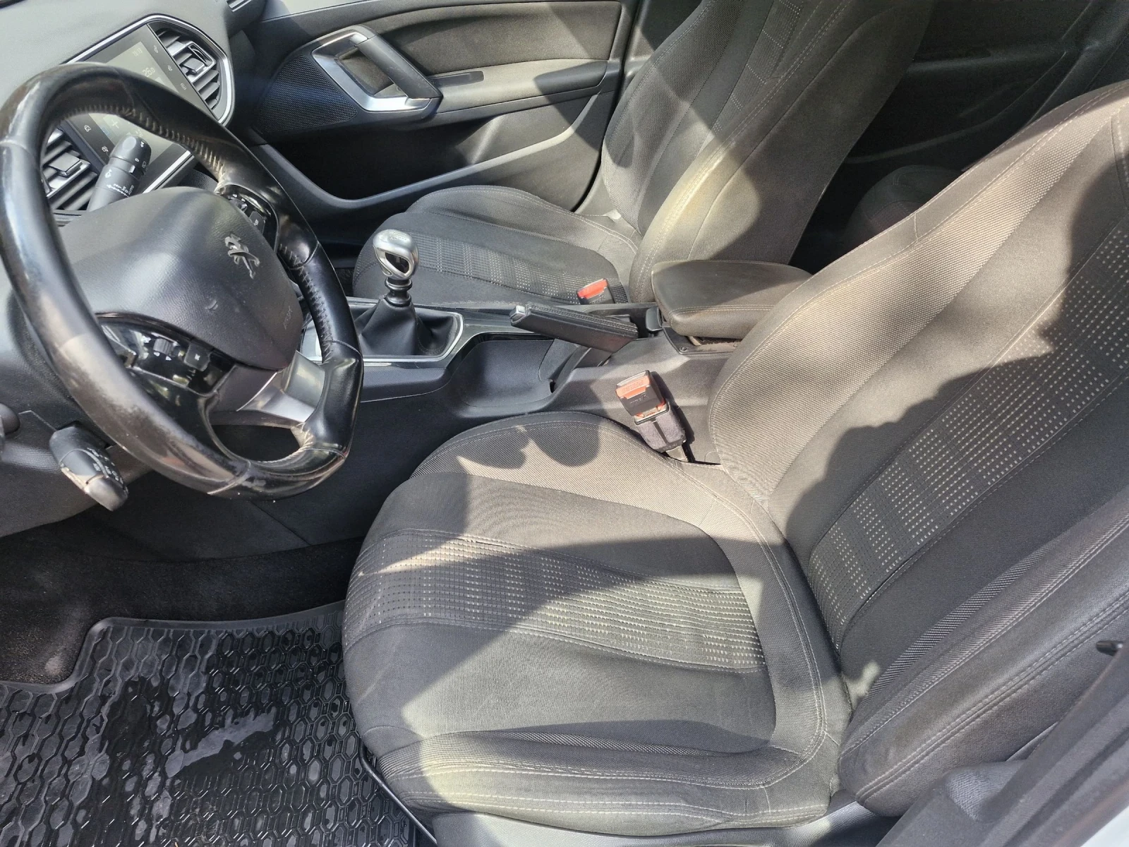 Peugeot 308 1.6 hdi 120, снимка 15 - Автомобили и джипове - 53927198