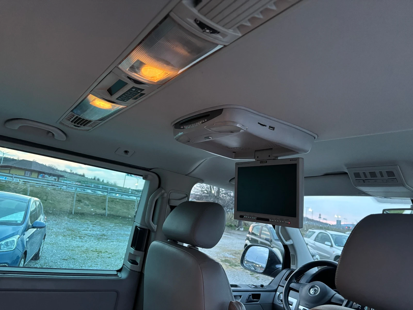 VW Multivan 2.0TDI, снимка 14 - Автомобили и джипове - 53929555