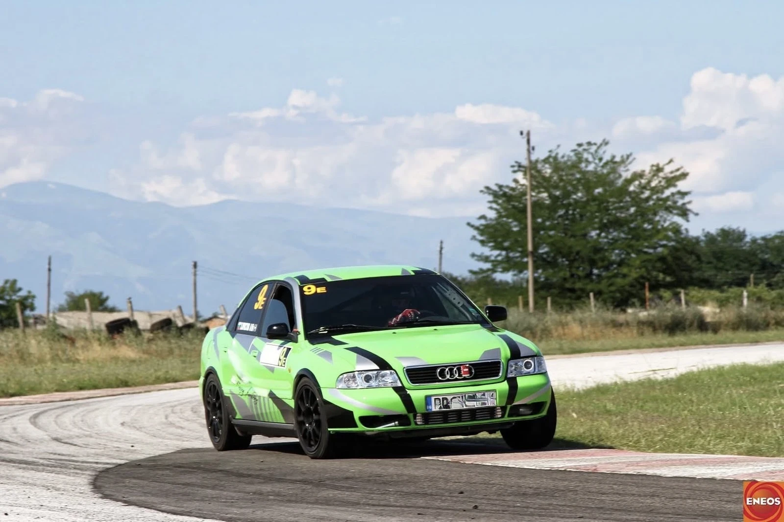 Audi A4 1.8T, снимка 2 - Автомобили и джипове - 54038186