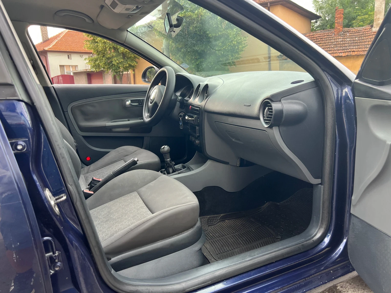 Seat Ibiza КАТО НОВА ! 2008 г, снимка 10 - Автомобили и джипове - 54976328