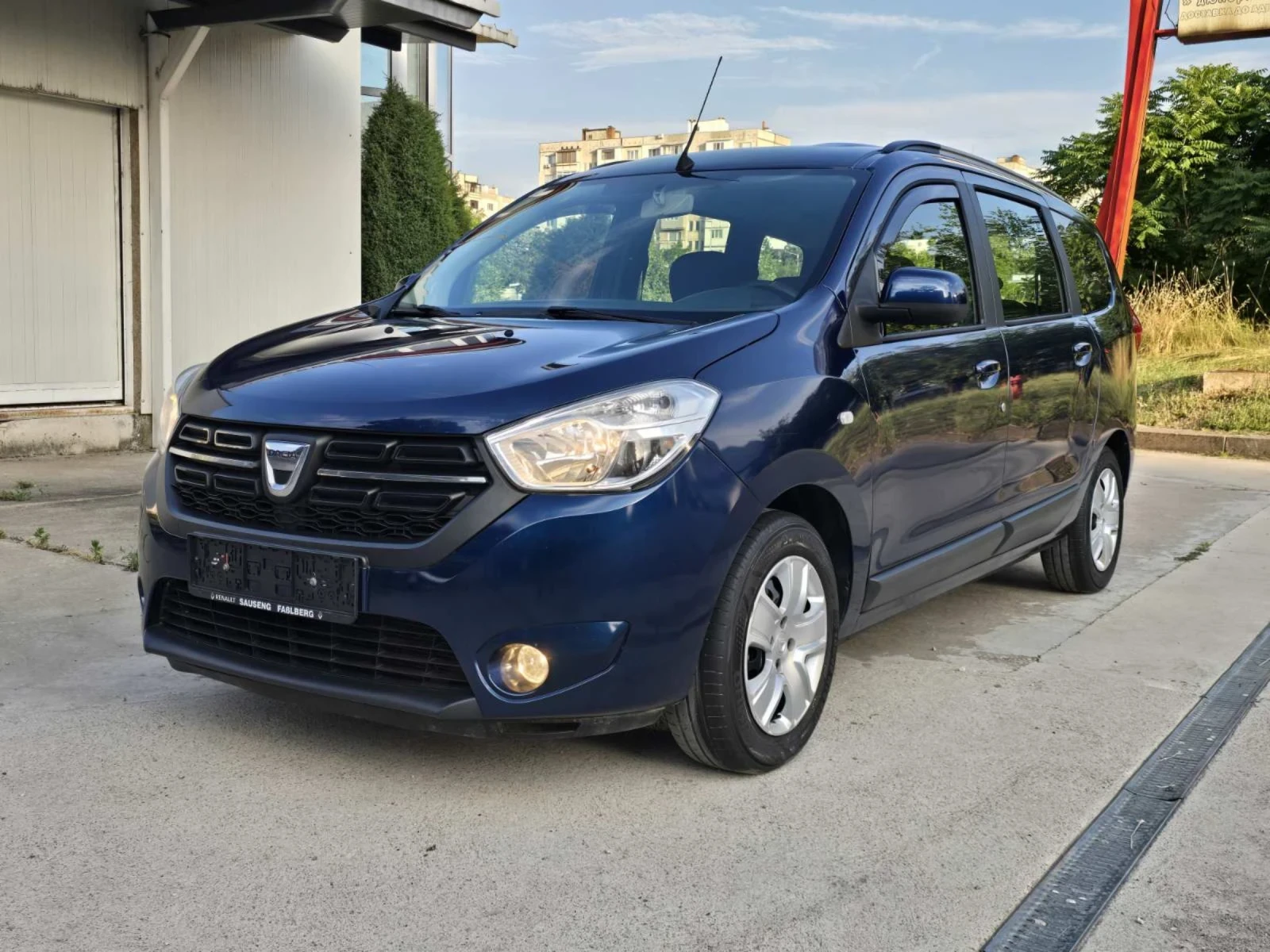 Dacia Lodgy 1.2 КЛИМА, НАВИГАЦИЯ 