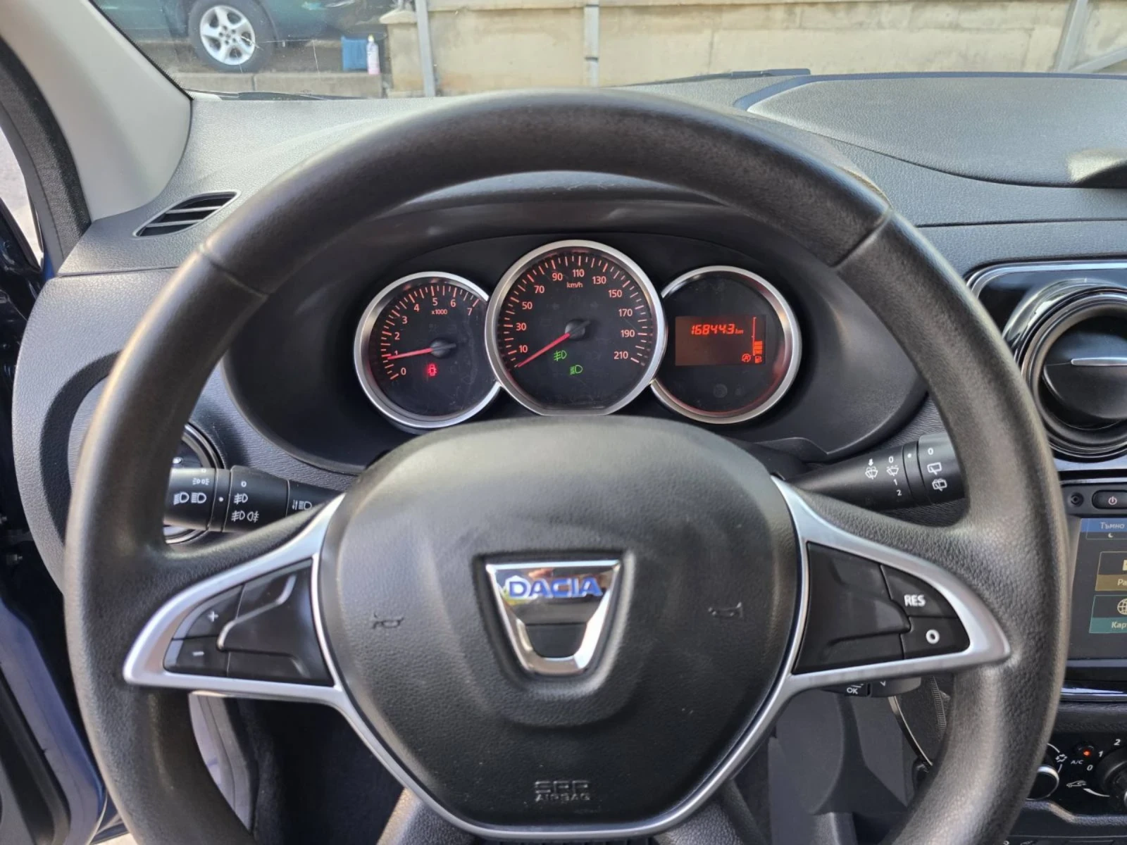 Dacia Lodgy 1.2 КЛИМА, НАВИГАЦИЯ , снимка 7 - Автомобили и джипове - 55139266