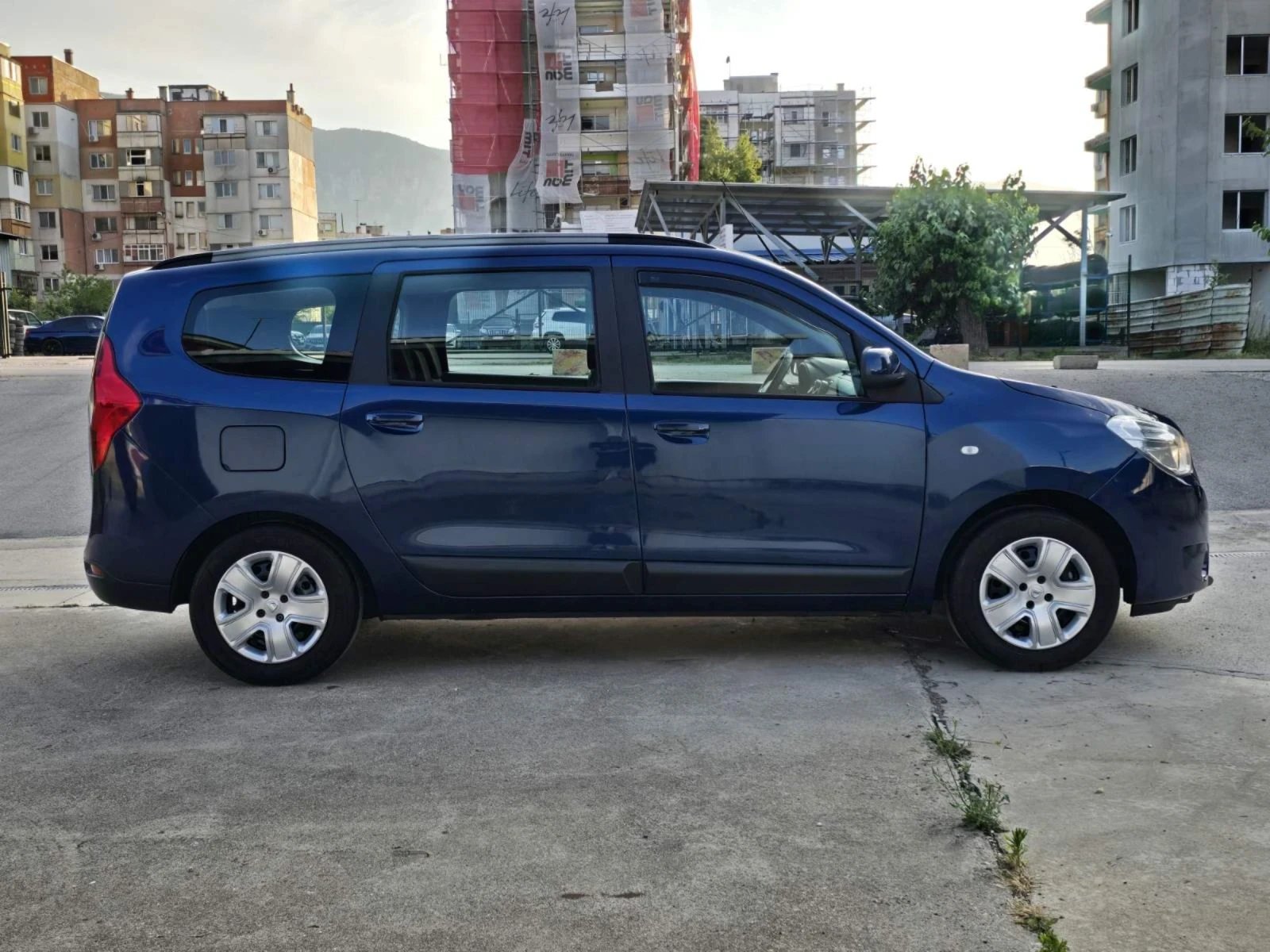 Dacia Lodgy 1.2 КЛИМА, НАВИГАЦИЯ , снимка 6 - Автомобили и джипове - 55139266