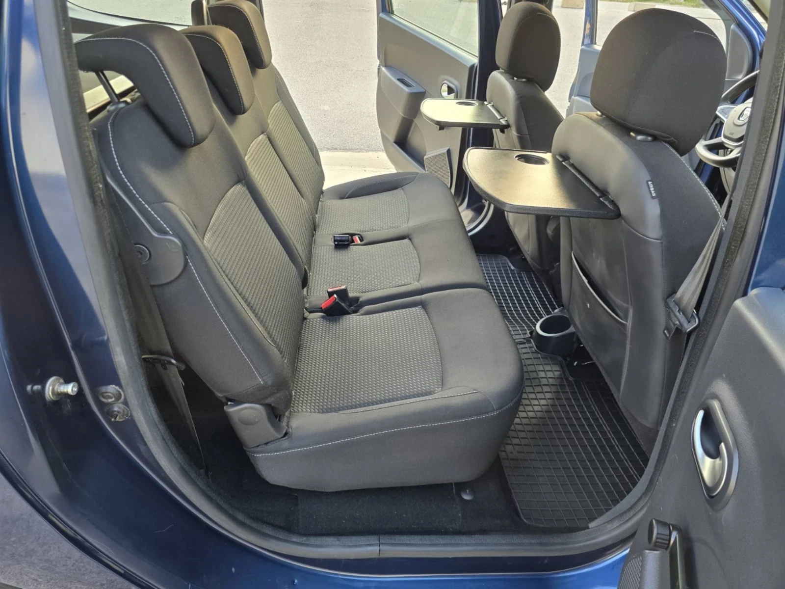 Dacia Lodgy 1.2 КЛИМА, НАВИГАЦИЯ , снимка 10 - Автомобили и джипове - 55139266