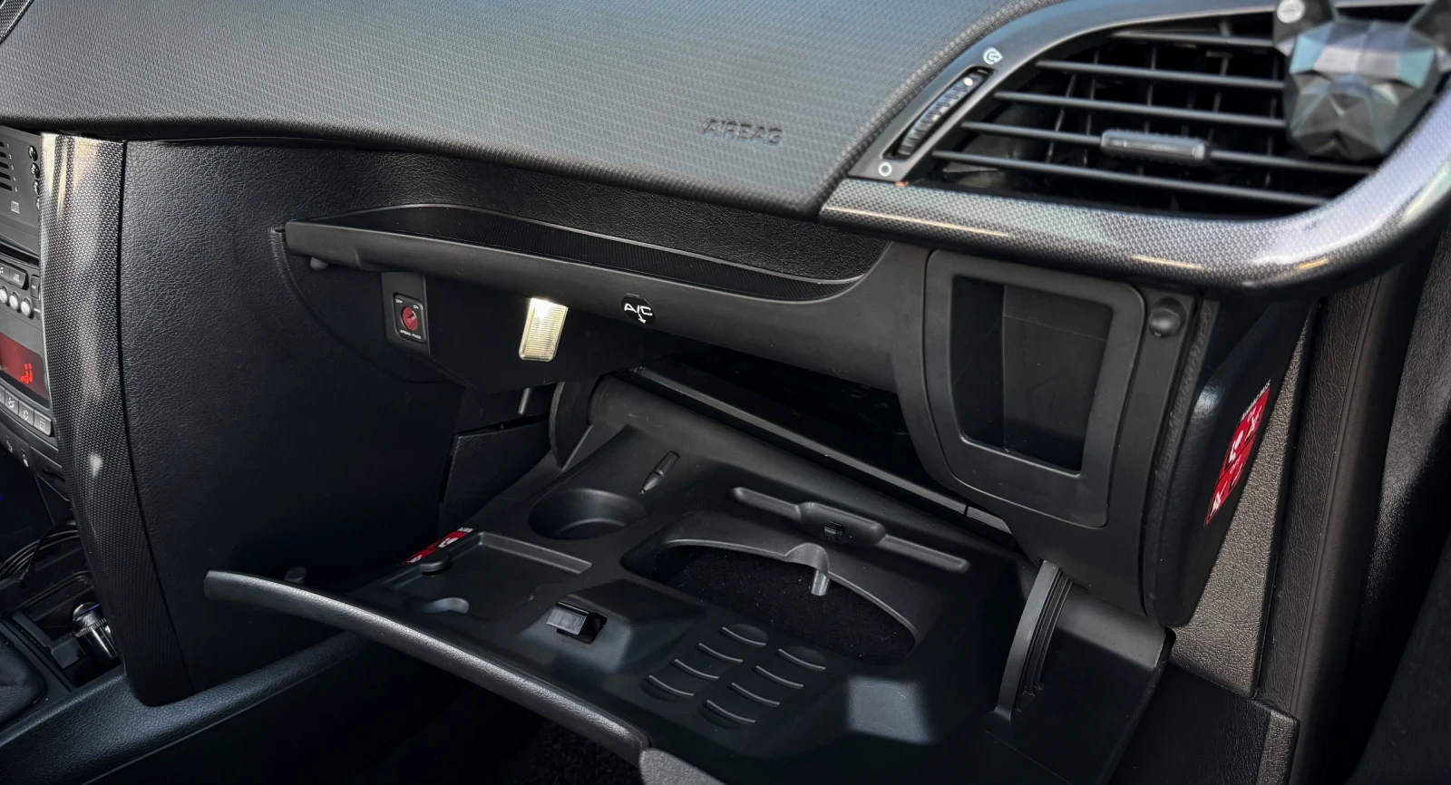 Peugeot 207, снимка 9 - Автомобили и джипове - 55566959