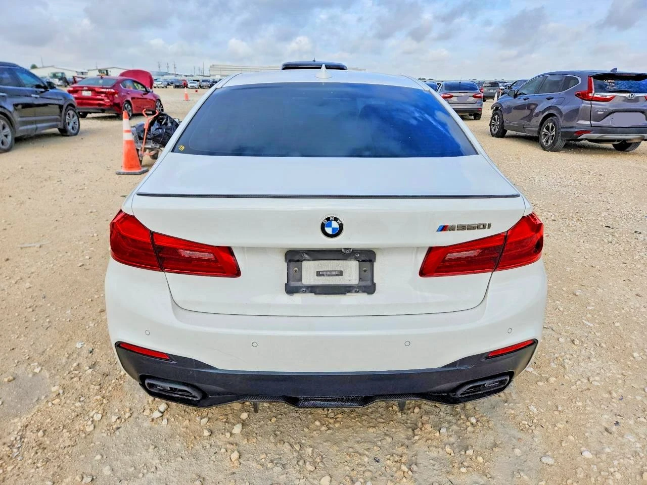 BMW 550 M550i* XDRIVE* ПОДГРЕВ* ОБДУХВАНЕ* 360* КАМЕРА* , снимка 6 - Автомобили и джипове - 55925532