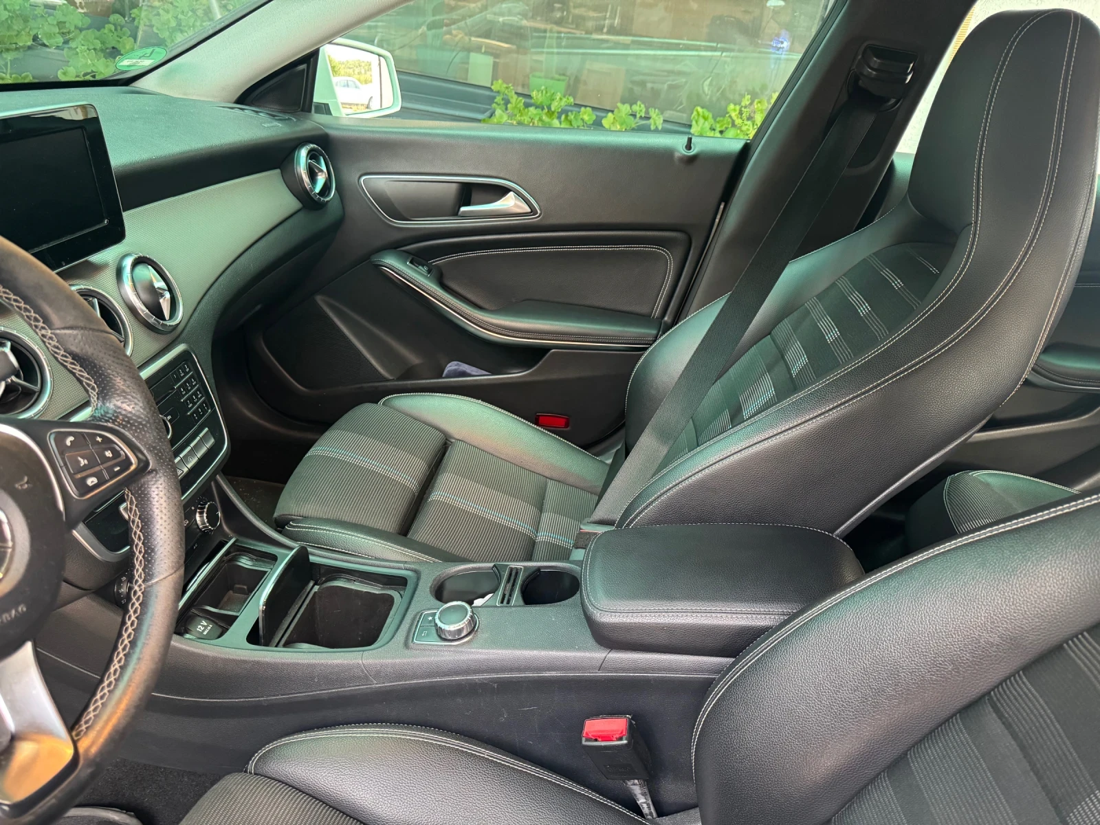 Mercedes-Benz CLA 200 Shooting brake, снимка 9 - Автомобили и джипове - 55969721