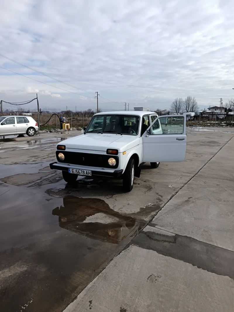 Lada Niva, снимка 1 - Автомобили и джипове - 48793991