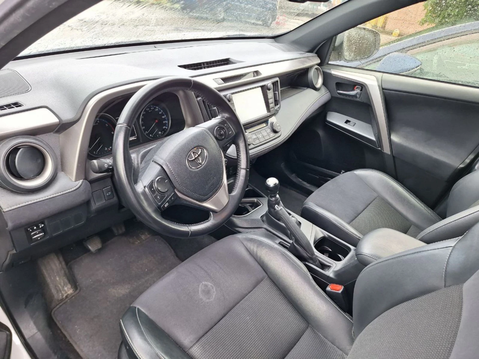 Toyota Rav4 2.0D4D  КОЖА/НАВИГАЦИЯ/КАМЕРА - изображение 3