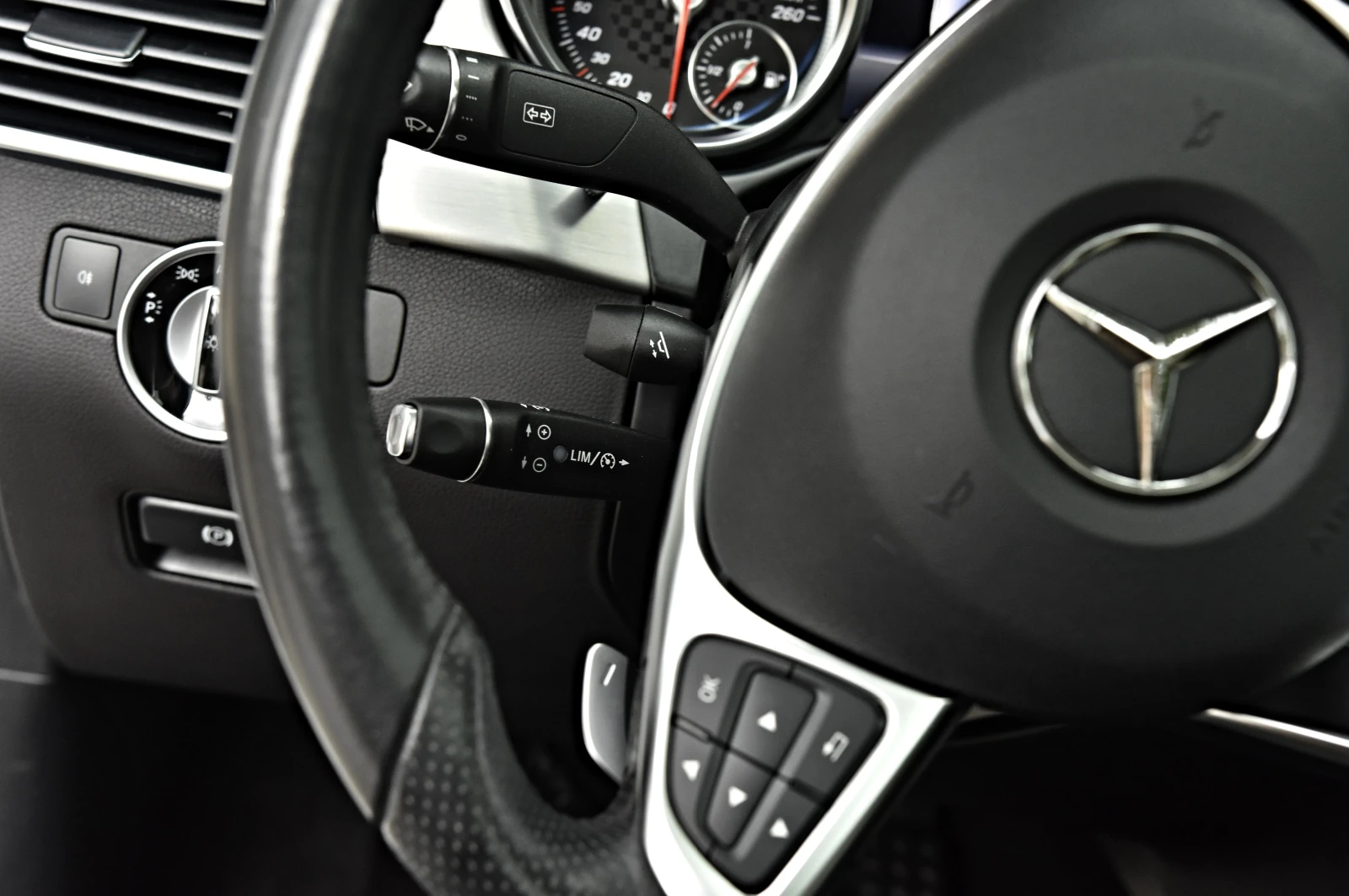 Mercedes-Benz GLE Coupe 350 CDI AMG OPTIC 9G PANO 360 H/K KEY GO 21 - изображение 10