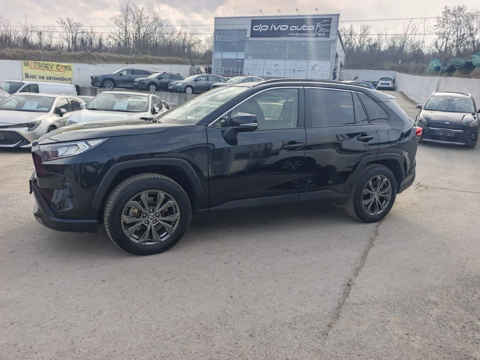 Toyota Rav4 HYBRID  - изображение 2