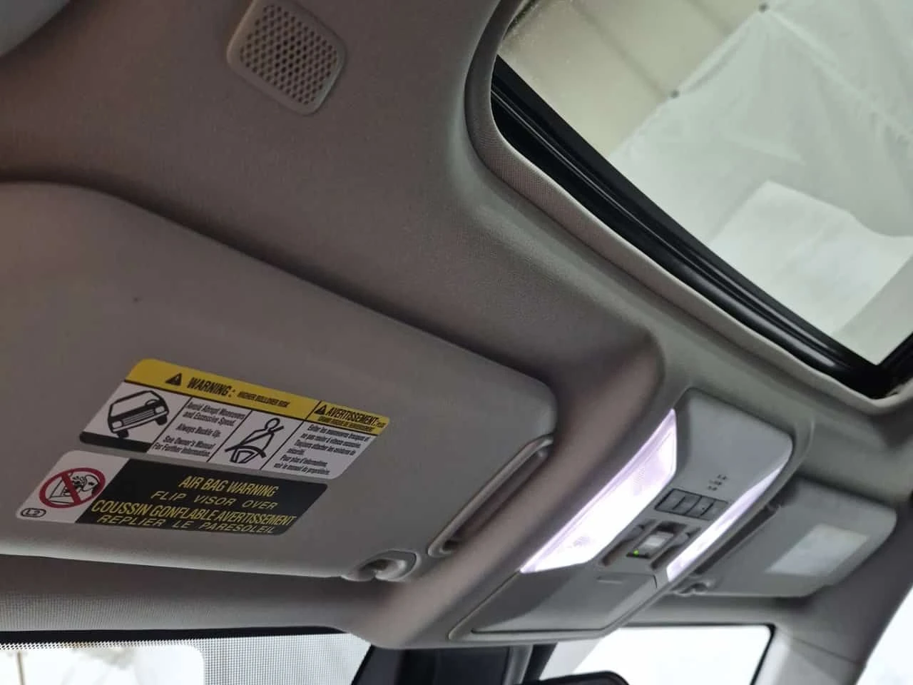 Toyota Rav4 HYBRID XLE| PANORAMA| 2 �����| CARFAX | Mobile.bg � ����������� 13