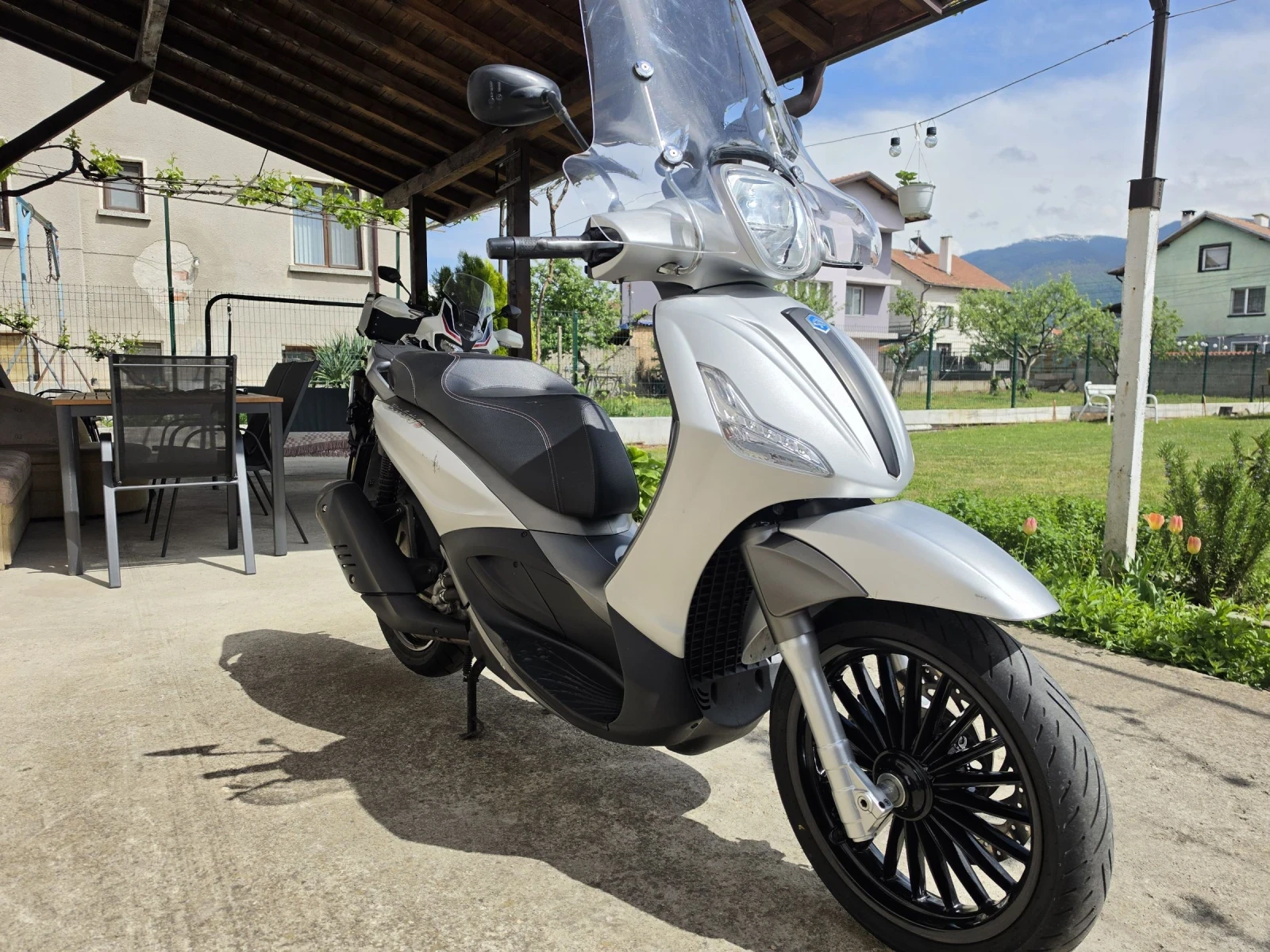Piaggio Beverly 300i ABS ASR, снимка 7 - Мотоциклети и мототехника - 54542492