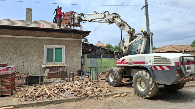 Багер MECALAC 12 MXT+ 2кофи+ вилици+ климатик , снимка 3 - Индустриална техника - 50024073