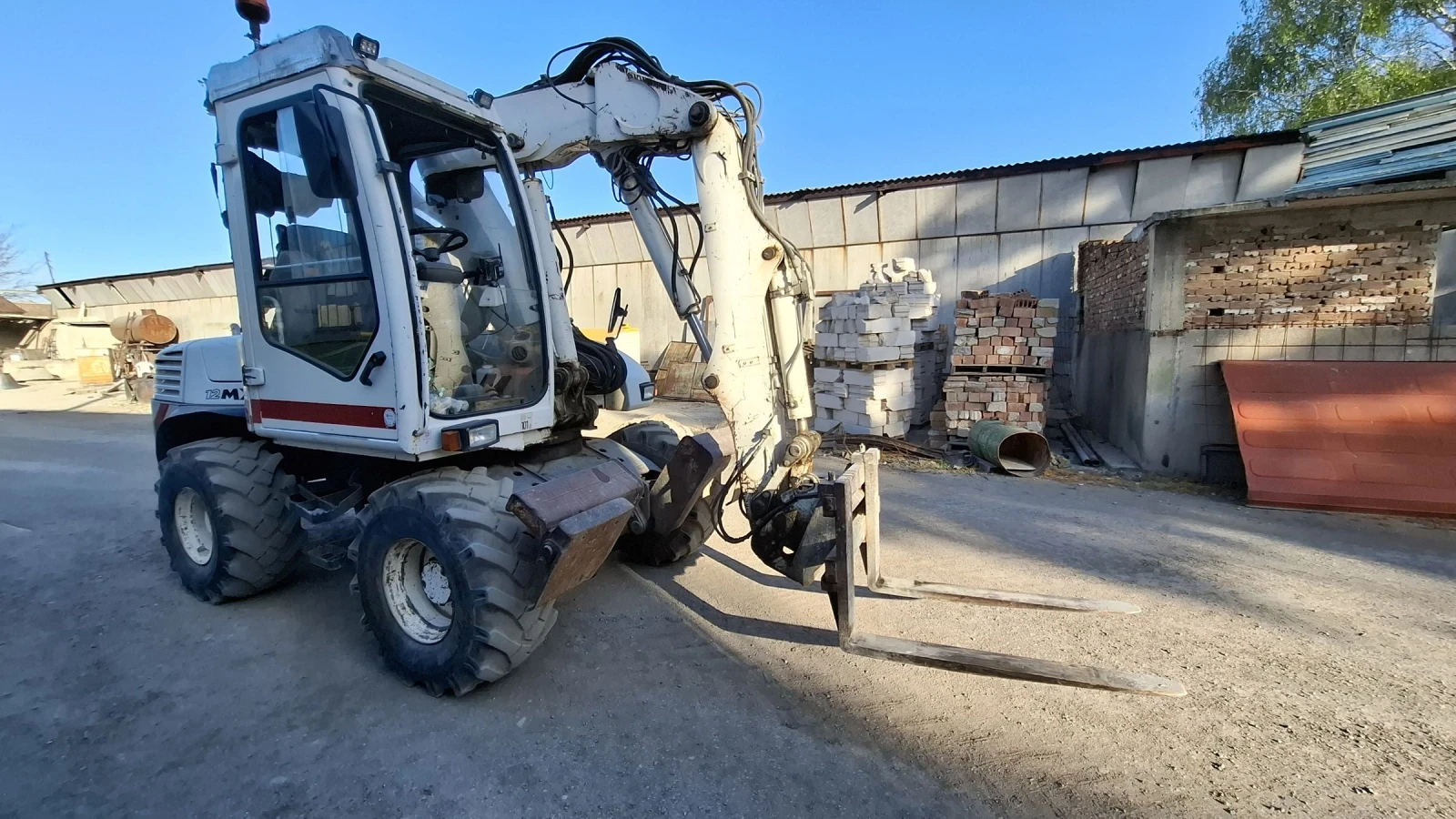Багер MECALAC 12 MXT+ 2кофи+ вилици+ климатик  - изображение 9