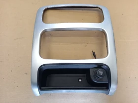 Централна конзола Джип Чероки Спорт 2.8црд 