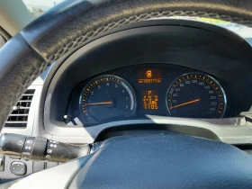 Toyota Avensis 1.8 valvematic Сервизна книжка обслужена, снимка 8