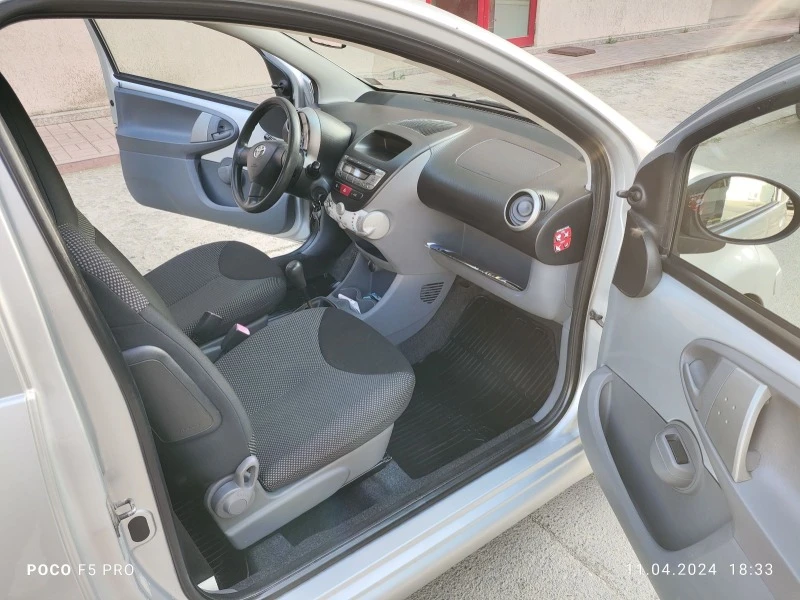 Toyota Aygo, снимка 11 - Автомобили и джипове - 45231904