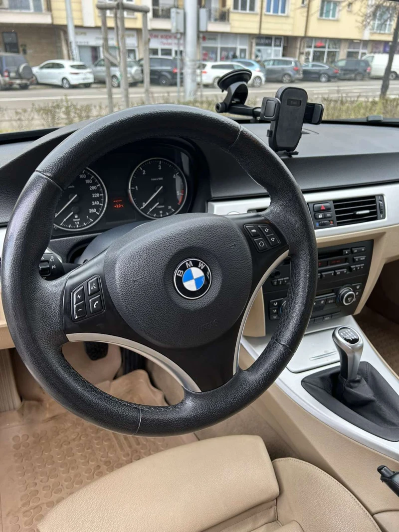 BMW 320, снимка 11 - Автомобили и джипове - 48954567