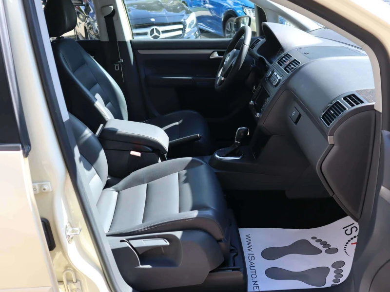 VW Touran 2.0TDI/DSG/Навигация/Кожа/Мулти Волан/Автопилот, снимка 8 - Автомобили и джипове - 51726965