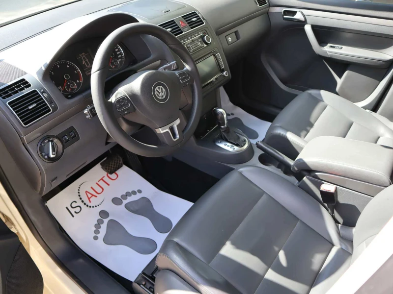 VW Touran 2.0TDI/DSG/Навигация/Кожа/Мулти Волан/Автопилот, снимка 6 - Автомобили и джипове - 51726965