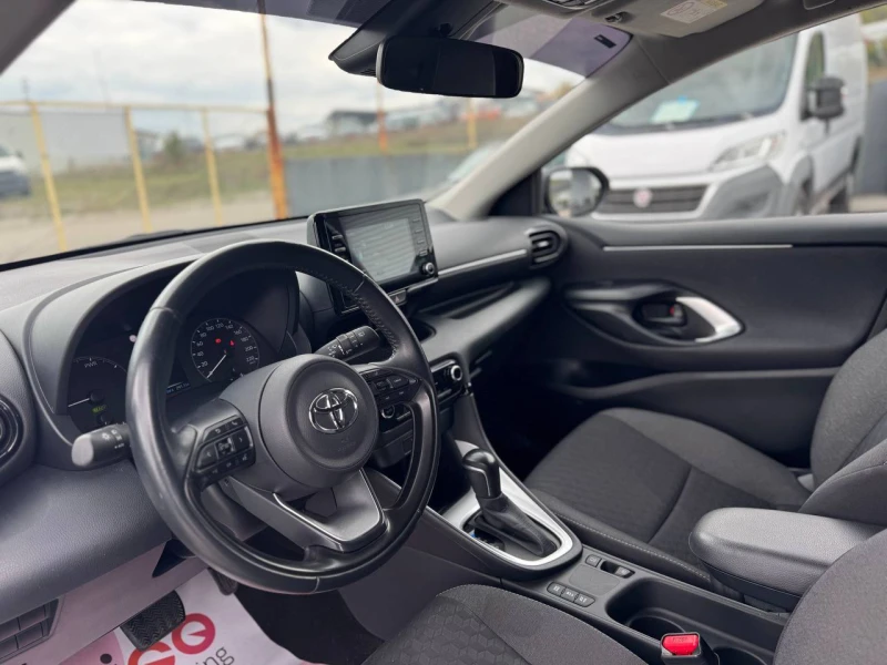Toyota Yaris 1.5Hybrid e-CVT-10%, снимка 11 - Автомобили и джипове - 52041128