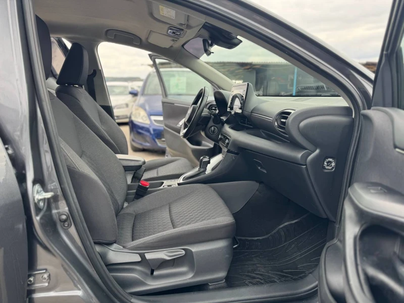 Toyota Yaris 1.5Hybrid e-CVT-10%, снимка 15 - Автомобили и джипове - 52041128