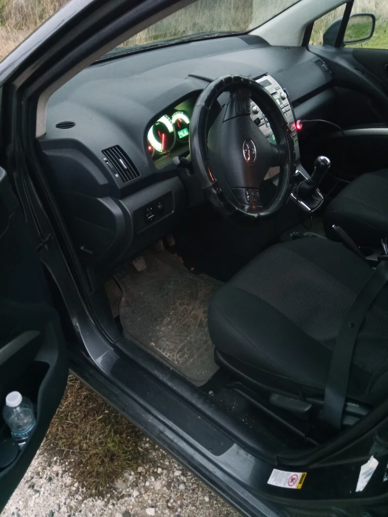 Toyota Avensis verso, снимка 6 - Автомобили и джипове - 52334514