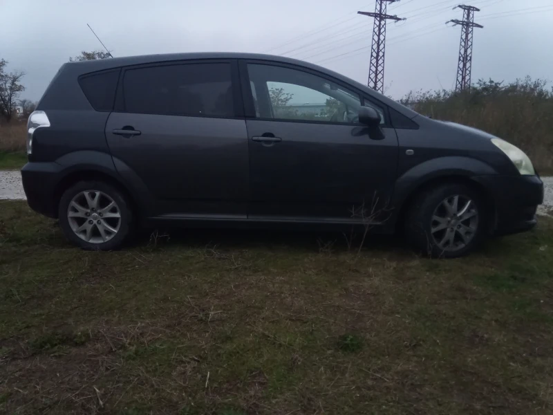 Toyota Avensis verso, снимка 4 - Автомобили и джипове - 52334514